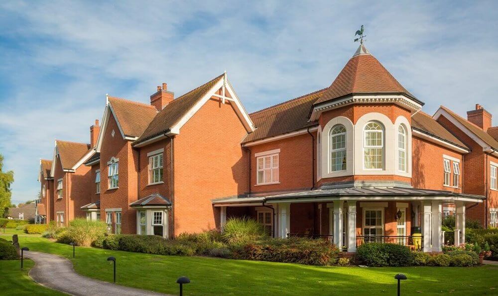 Foxland Grange, Tettenhall, Wolverhampton by Care UK nursing jobs, care jobs, clinical & healthcare jobs and careers information by Nurses.co.uk